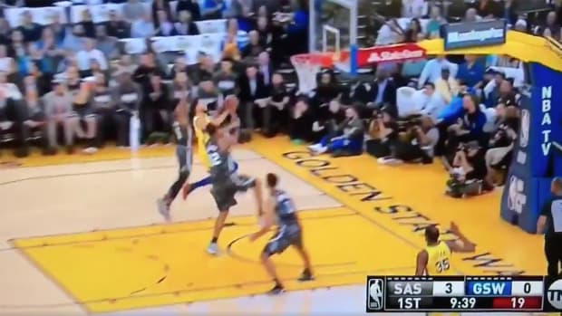 steph-curry-ankle-roll-out.png